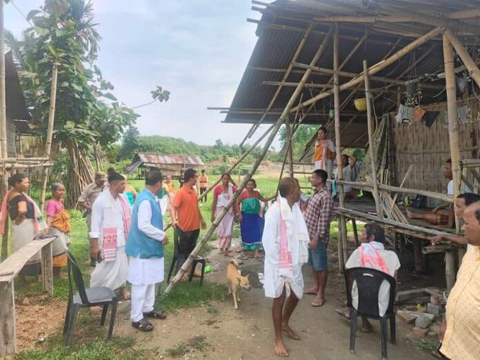 অসম অৰুণাচল সীমান্ত পৰিদৰ্শন কৰিলে বিধায়ক ড°অমিয় কুমাৰ ভূঞাই।