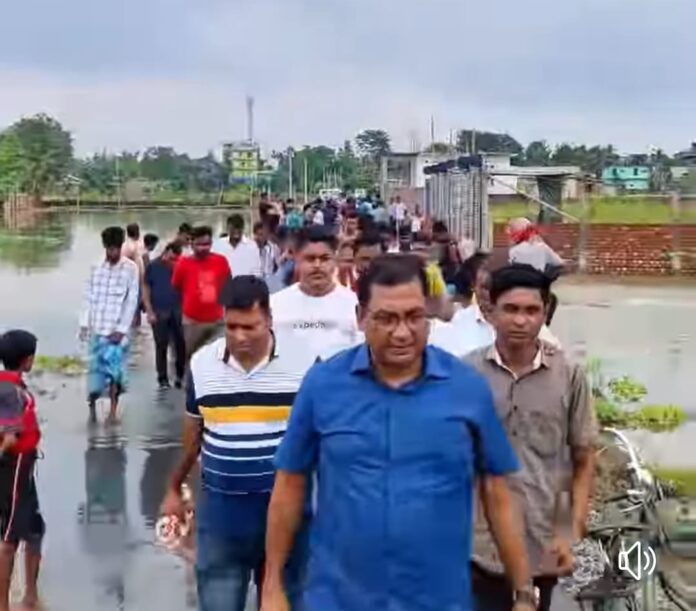 নগাঁও পৌৰসভাৰ কেইবাটাও মহলাকে ধৰি চহৰখনৰ পাৰ্শ্বৱৰ্তী কলঙৰ পাৰৰ কিছু অঞ্চল বানৰ কবলত পৰিছে।