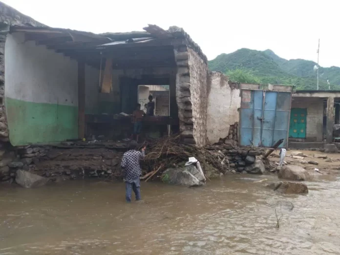 য়েমেনৰ হোদেইদা প্ৰদেশত বানপানীৰ ফলত মৃত্যু হোৱা লোকৰ সংখ্যা ৯৫ লৈ বৃদ্ধি।