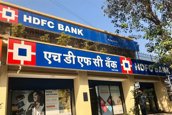 এইচ ডি এফ চি (HDFC)বেংকে এইচ ডি বি(HDB) ফাইনেন্সিয়েলৰ আগন্তুক আই পি অ(IPO)ত অ’ এফ এছৰ জৰিয়তে ১০ হাজাৰ কোটি টকা পৰ্যন্ত শ্বেয়াৰ বিক্ৰী কৰিব।