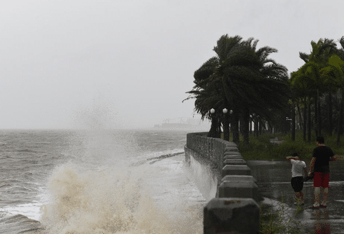 কং-ৰে আমফান ওচৰ চাপি অহাৰ লগে লগে চীনৰ উপকূলীয় প্ৰদেশে জৰুৰীকালীন সঁহাৰিৰ প্ৰস্তুতি চলাইছে।